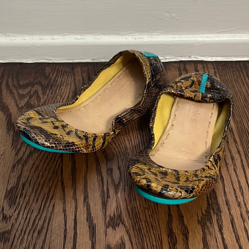 VGUC Tieks in Mocha Snake. Size 7.